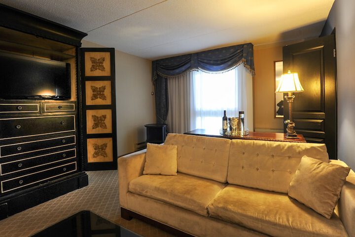 Room 35 of 96