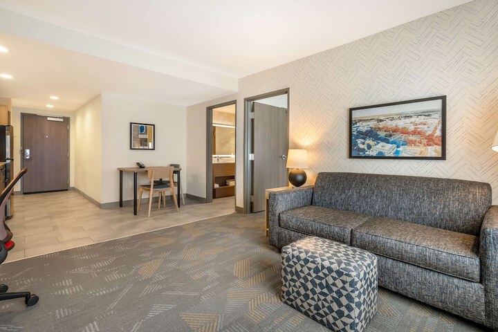 Room 26 of 37