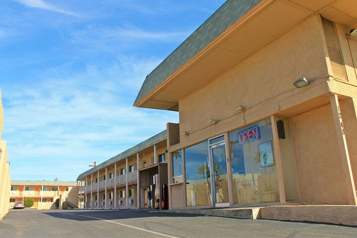 Hotel 2 of 34