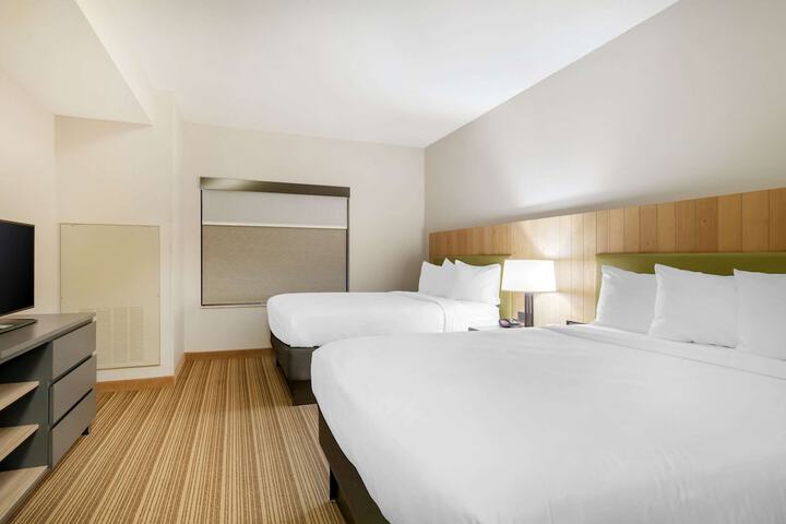 Room 17 of 41