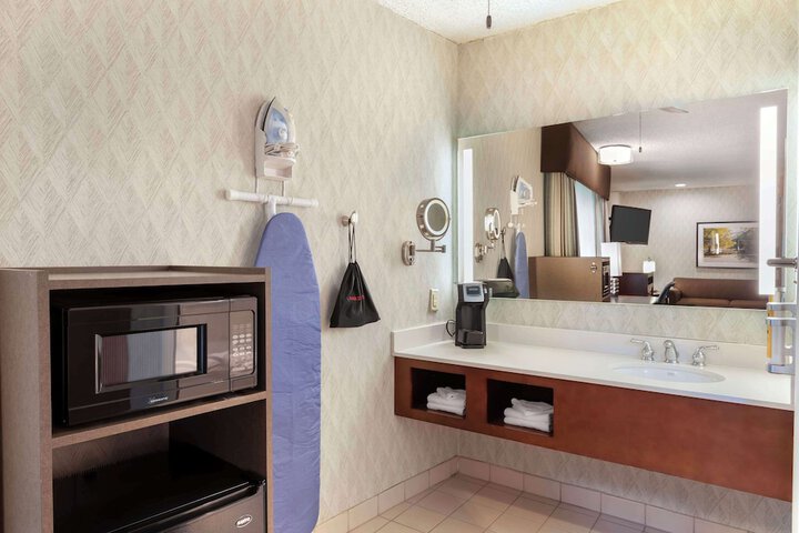 Best Western Plus Black Oak
