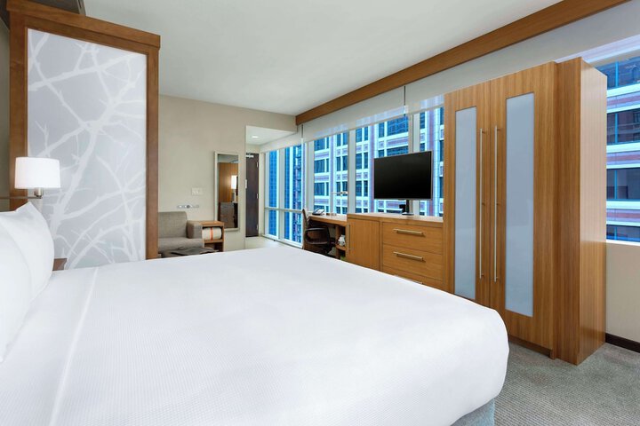 Room 18 of 25