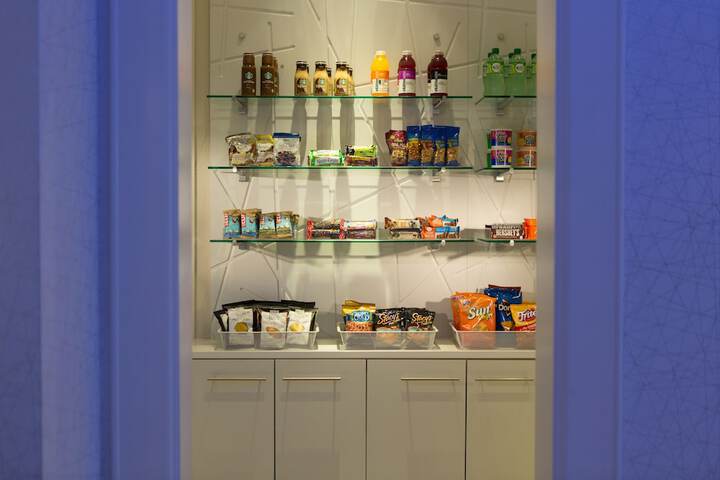 Gift Shop 105 of 109