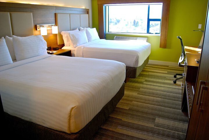 Room 10 of 40