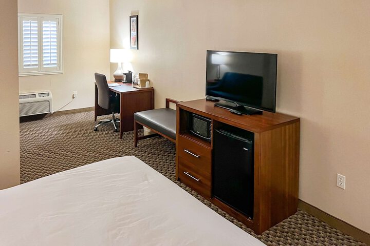 Room 13 of 35