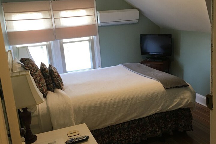 Room 48 of 66