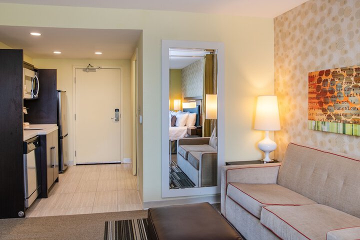 Room 15 of 48