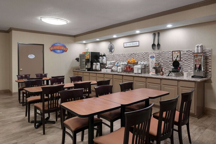Baymont by Wyndham Belleville Airport Area