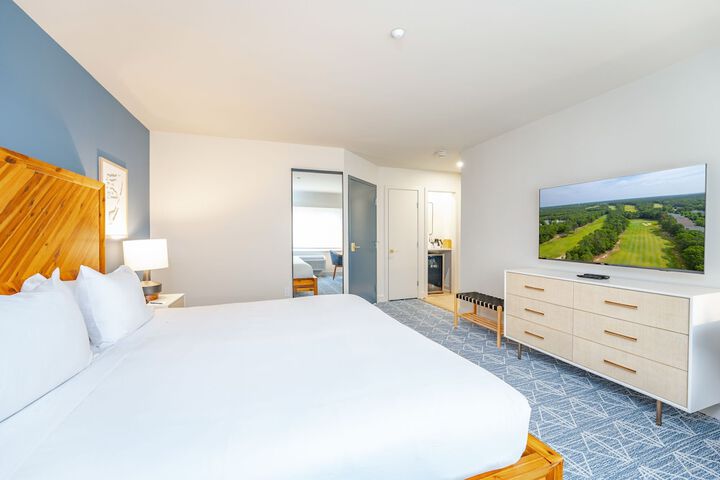 Room 16 of 38