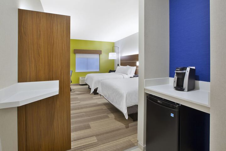 Room 34 of 80