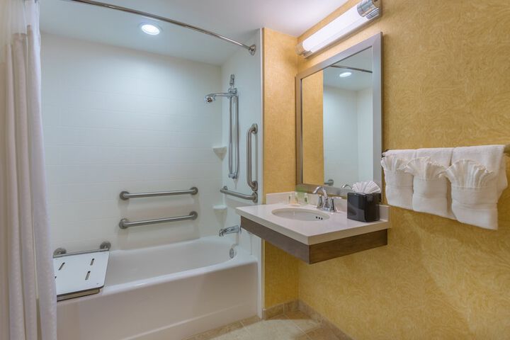 Holiday Inn Baltimore BWI Airport by IHG