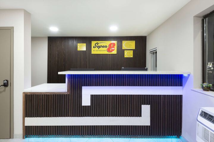 Hotel Interior 8 of 28