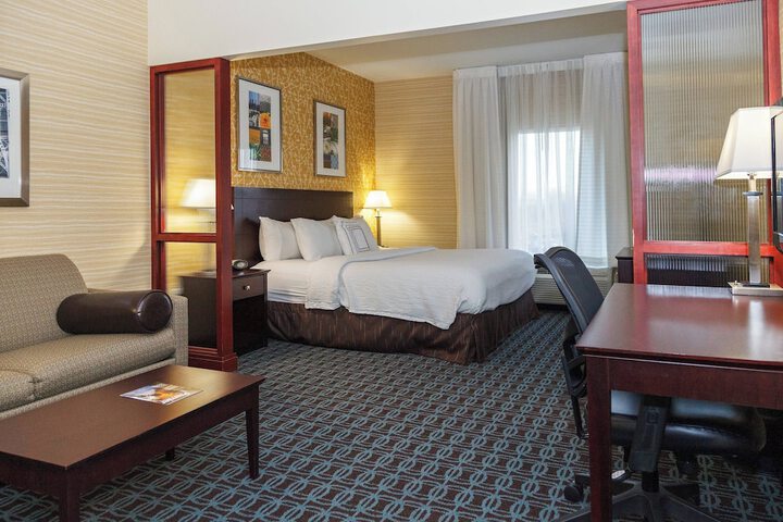 Room 10 of 17