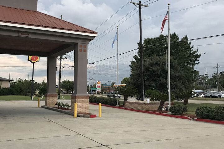 Super 8 by Wyndham Slidell