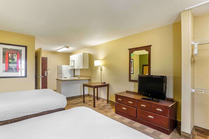 Room 13 of 26