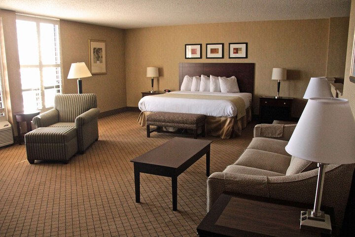 Room 11 of 25