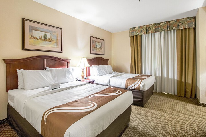 Room 21 of 32