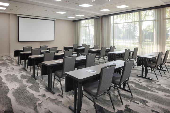 Embassy Suites by Hilton Detroit Troy Auburn Hills