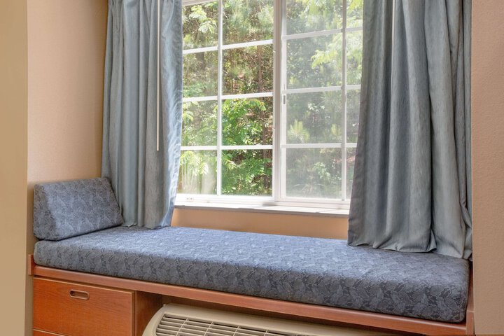 Room 14 of 18