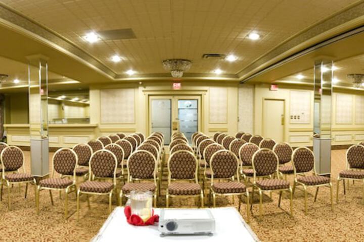 Ballroom/Hall 37 of 41