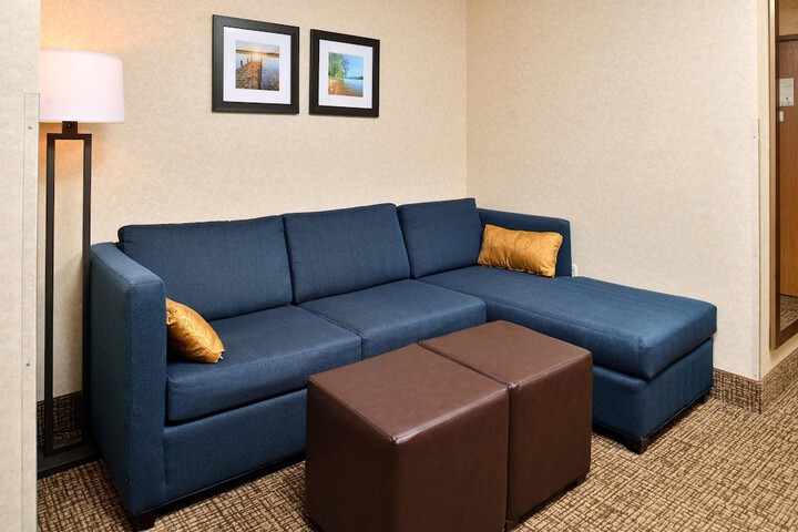 Comfort Inn & Suites Madison North