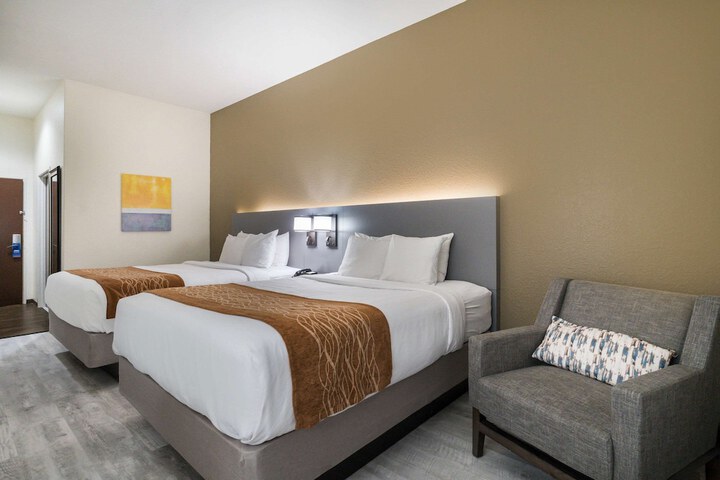 Comfort Inn & Suites Victoria North