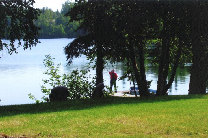 Daniels Lake Lodge B & B