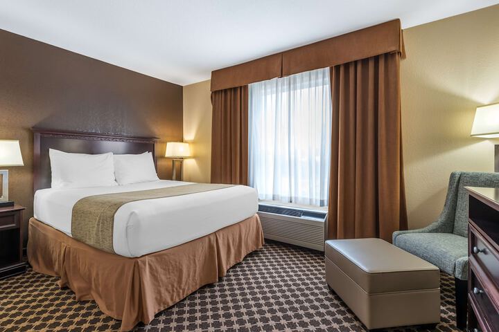 Best Western Strathmore Inn