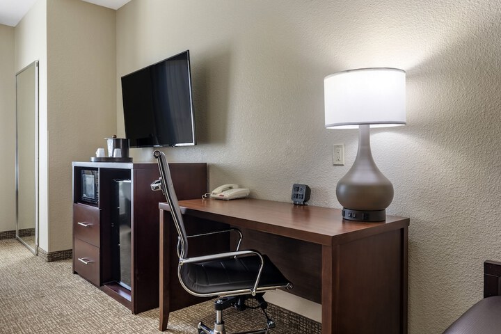 Country Inn & Suites by Radisson West Valley City, UT