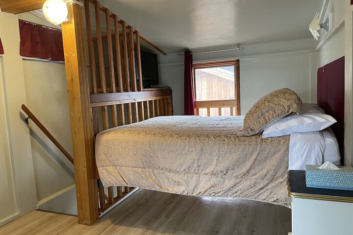 Room 21 of 43