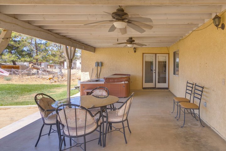 Spacious Lancaster Family Ranch - BBQ & Patio