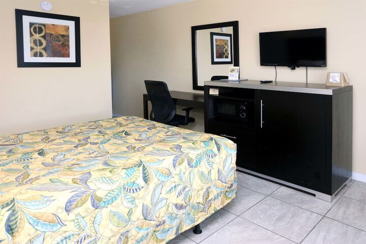 Room 17 of 23