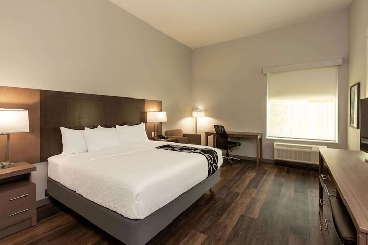 Room 21 of 33