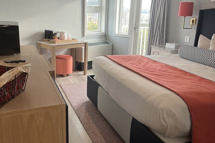 Room 85 of 137