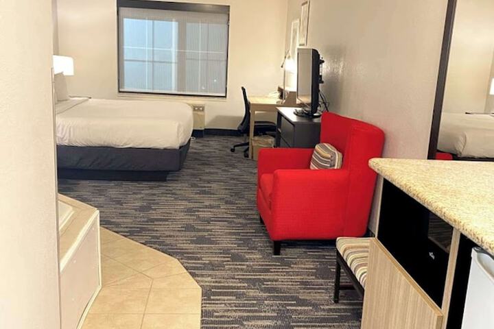 Country Inn & Suites by Radisson Lake George (Queensbury), NY