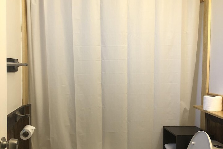 Room 16 of 65