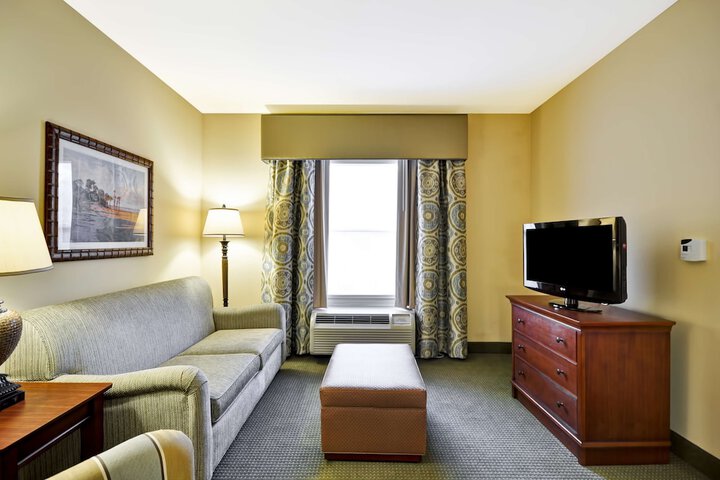 Room 25 of 42