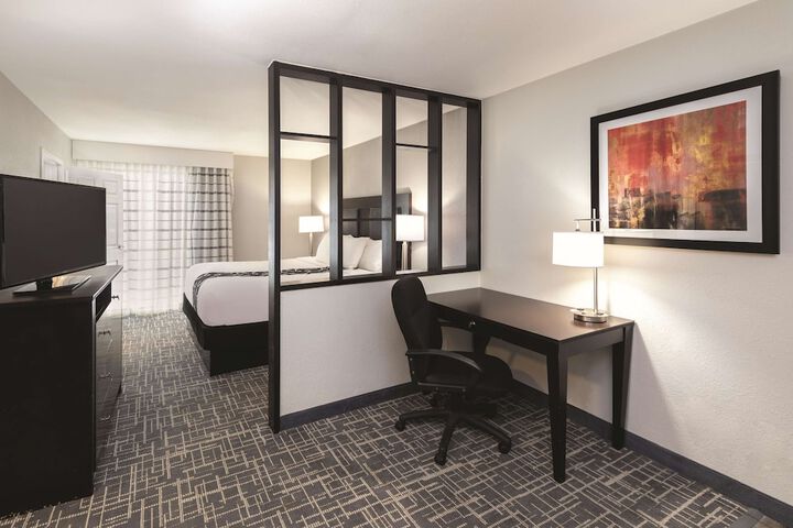 Room 36 of 62