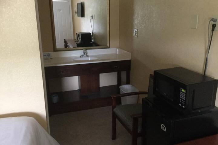 Room 10 of 34