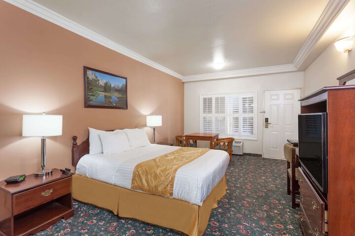 Room 7 of 15