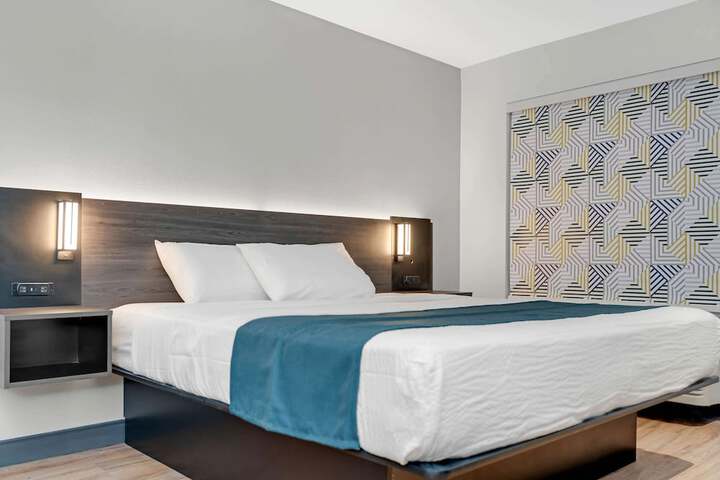 Studio 6 Suites – Stockton CA – Waterfront