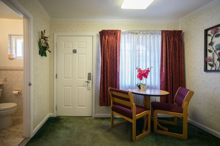 Room 18 of 38