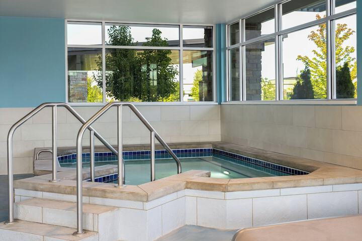 Holiday Inn Express & Suites Madison West - Middleton by IHG