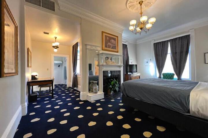 Room 19 of 47
