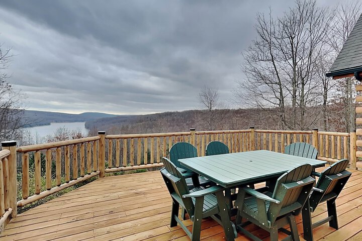 Highlands Heaven by Taylor Made Deep Creek