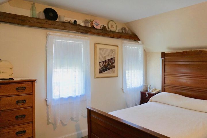 Room 28 of 125