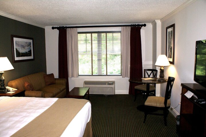Room 53 of 115