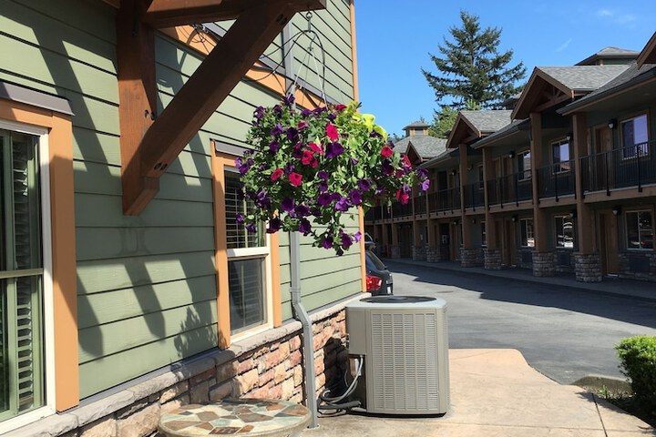Vedder River Inn