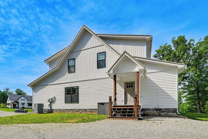Dale Hollow Cottage w / Covered Porch & Lake Views!