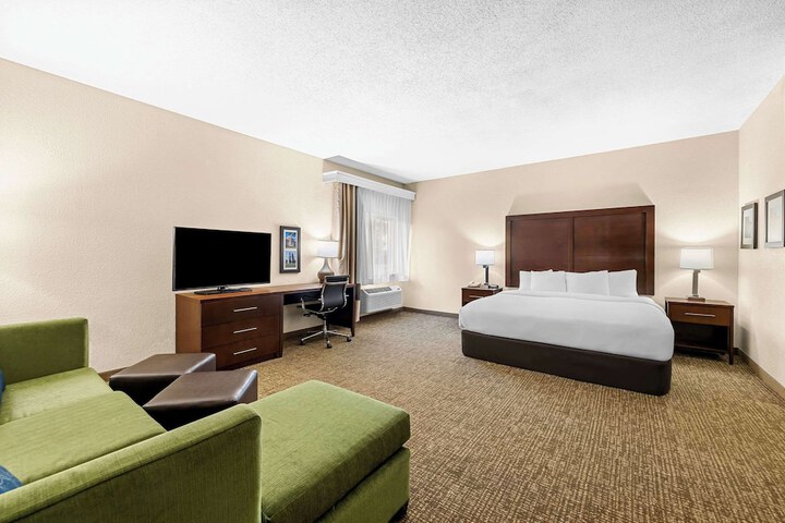 Room 53 of 72